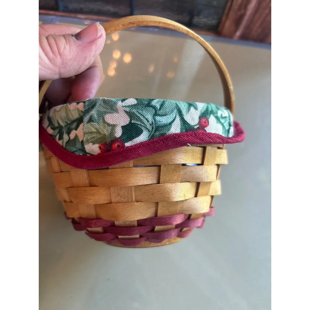 Longaberger 2004 Tree Trimming Gumdrop Basket Holly Liner & Protector 40962